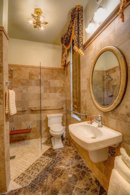 Merry Mansion East Dubuque Bagian luar foto