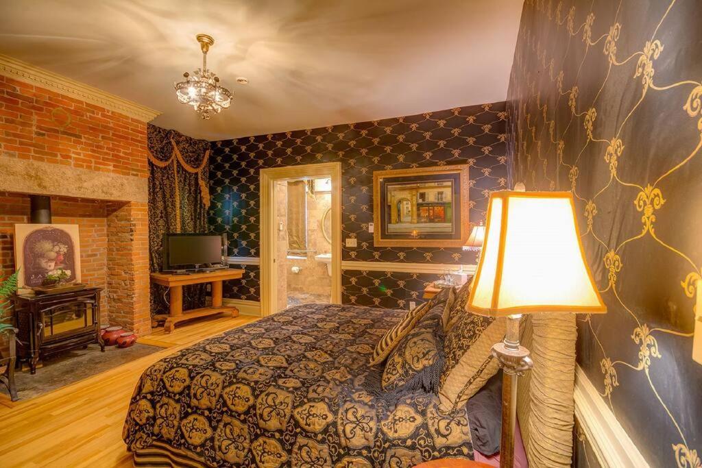 Merry Mansion East Dubuque Bagian luar foto