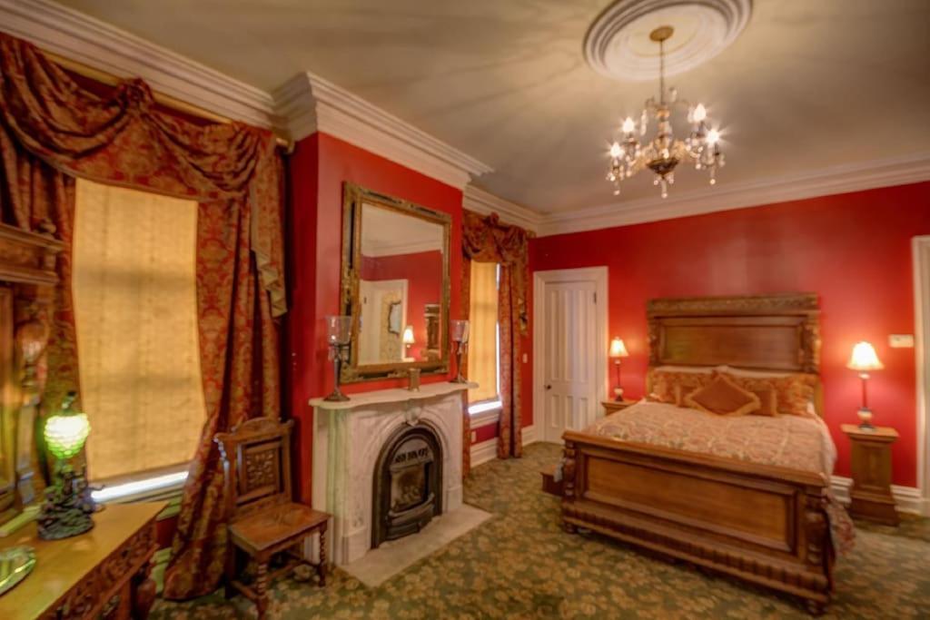 Merry Mansion East Dubuque Bagian luar foto
