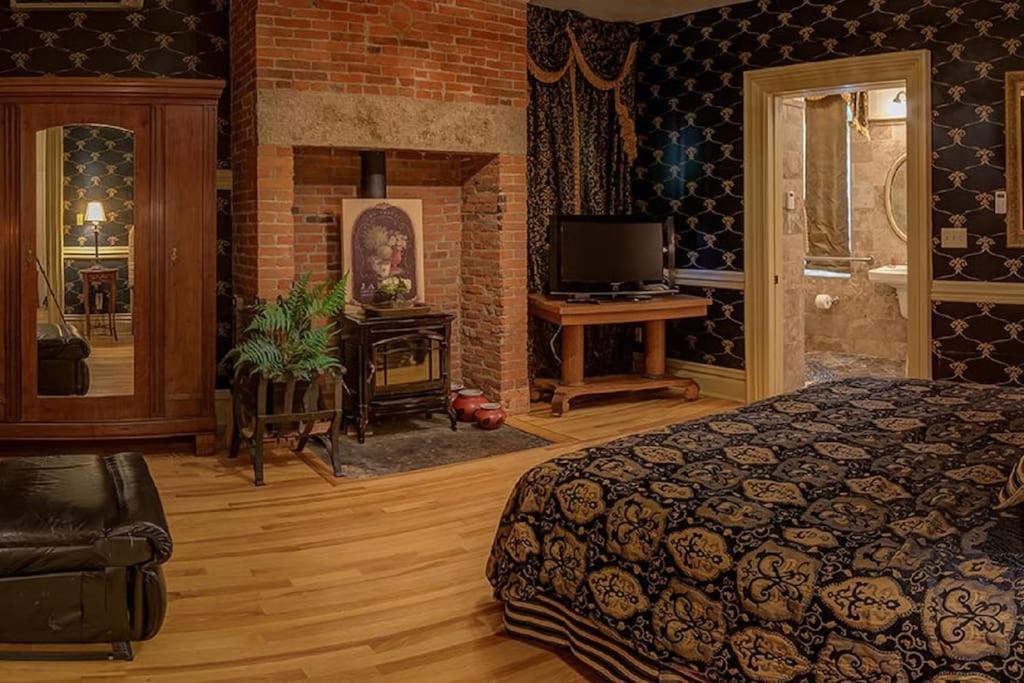 Merry Mansion East Dubuque Bagian luar foto